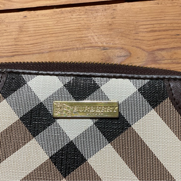Burberry Beige and Black Check wallet - Picture 1 of 12
